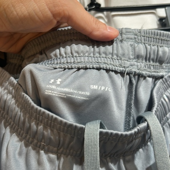 NWT UNDER ARMOUR  Men’s Gray Shorts Size Small - Picture 4 of 5